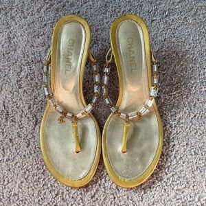 Chanel Gold Thongs Sandals Flip Flop Heels With Beaded Straps Size 39.5